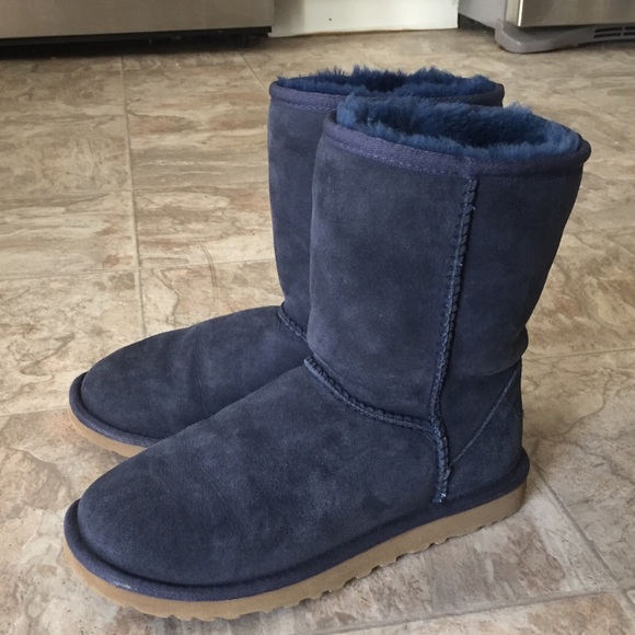 UGG Shoes - UGG boots sz 6 minor wear. Smoke & pet free home